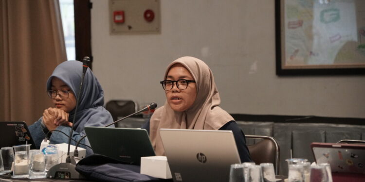 Ketua Divisi Media Cetak dan Elektronik, LDII News Network (LINES) DPP LDII, Noni Mudjiani dalam Rakorbid Komunikasi, Informasi, dan Media di Jakarta, pada Sabtu (15/5/2025). Foto: LINES