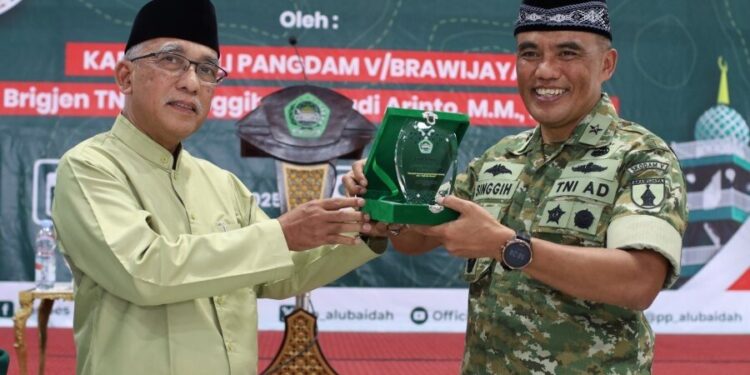 Kepala Kelompok Staf Ahli (Kapoksahli) Pangdam V/Brawijaya, Brigjen TNI Singgih Pambudi Arianto, mengunjungi Pondok Pesantren Al-Ubaidah, Kertosono. Foto: LINES.