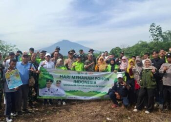 LDII Kota Cirebon Dukung HMPI dengan Penanaman Pohon di Eks TPA Grenjeng*