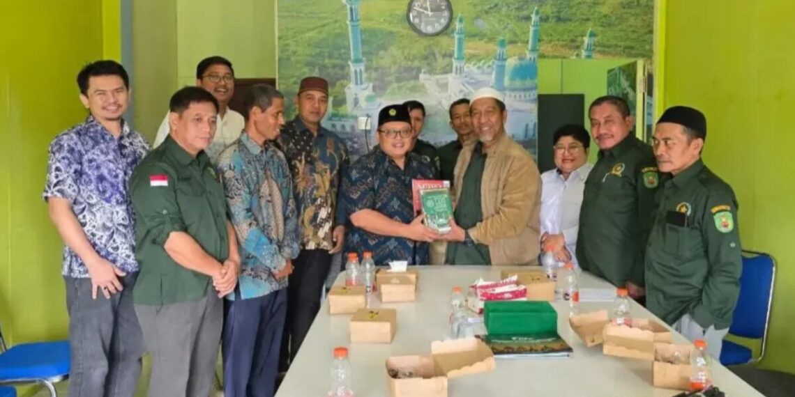 DPD LDII Kabupaten Kutai Timur (Kutim) audiensi dengan Sekretariat Forum Kerukunan Umat Beragama (FKUB) Kutai Timur. Kegiatan tersebut berlangsung di Sangatta Utara, Kalimantan Timur (Kaltim) pada Rabu (5/11). Foto: LINES