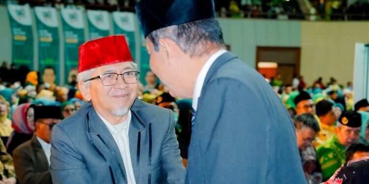 KH Aceng Karimullah saat menghadiri Milad Syarikat Islam di Jakarta (6/11). Foto: LINES.
