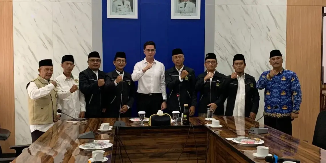 Menjelang pelaksanaan Musyawarah Wilayah (Muswil) IX DPW LDII Jawa Barat pada Sabtu (15/11), DPD LDII Kabupaten Sumedang audiensi dengan sejumlah pejabat, termasuk Wakil Bupati Sumedang, M. Fajar Aldila. Foto: LINES