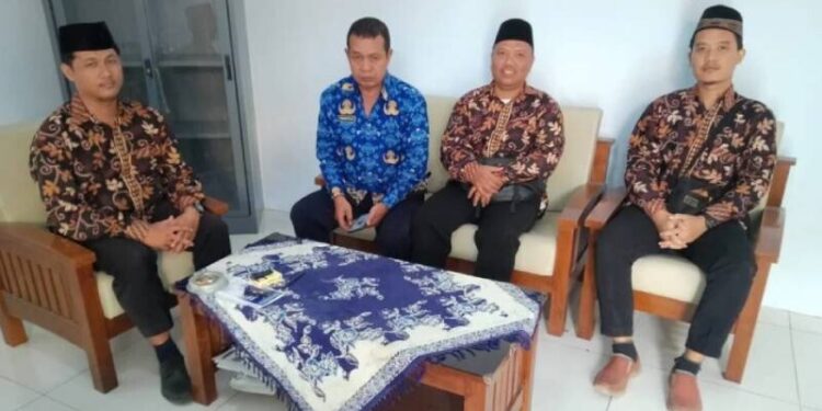 PC LDII Kecamatan Pemalang menemui Camat Pemalang Prasetyo. Foto: LINES.