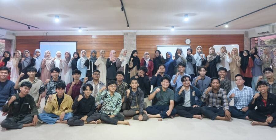 PPG Insan Mulia naungan DPD LDII Sleman menyelenggarakan seminar bertajuk “Building Character, Chasing Scholarship: Because Strong Character Leads to Great Opportunities”. Foto: LINES.