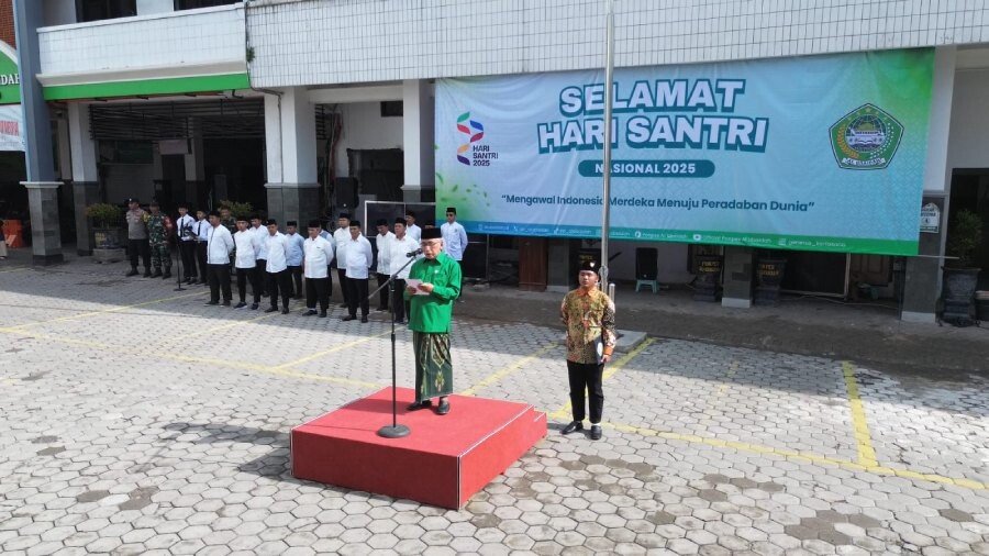 Peringati Hari Santri Nasional 2025, Ponpes Al Ubaidah Gelar Upacara