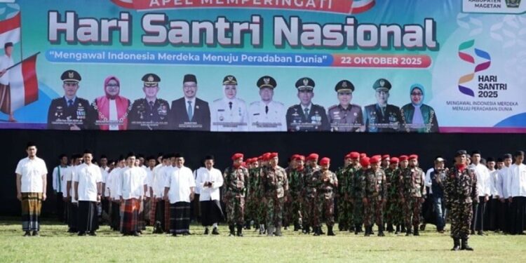 Santri Pondok Pesantren (Ponpes) Baitul Ulum Al-Islami, bersama DPD LDII Kabupaten Magetan mengikuti apel Peringatan Hari Santri Nasional. Foto: LINES.