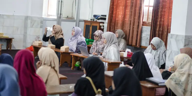 Acara edukatif bertema "Ready to Grow: Yuk, Kenali Masa Balig dan Cara Menjaganya" diselenggarakan DPW LDII Bali untuk membekali remaja putri dengan wawasan kesehatan reproduksi yang komprehensif. Foto: LINES