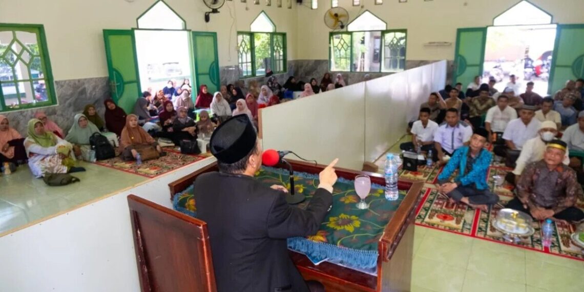 Jajaran pengurus Majelis Ulama Indonesia (MUI) Kabupaten Maros menghadiri pengajian umum LDII di wilayah tersebut pada Minggu (2/11) di Masjid Miftahul Jannah, Maros, Sulawesi Selatan (Sulsel). Foto: LINES