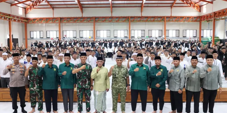 Pembekalan materi wawasan kebangsaan di Pondok Pesantren Al Ubaidah, Nganjuk, Jawa Timur pada Jumat (14/11/2025). Foto: LINES