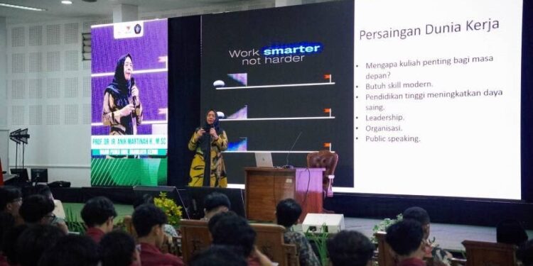 Pendidikan Kesetaraan Pondok Pesantren Salafiyah (PKPPS) Ulya Wali Barokah menyelenggarakan “Expo Kampus dan Sosialisasi Studi Lanjut Perguruan Tinggi”. Foto: LINES.