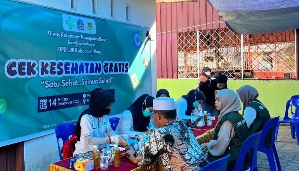 DPD LDII Bone bekerja sama dengan Dinas Kesehatan Kabupaten Bone menggelar Cek Kesehatan Gratis. Foto: LINES.