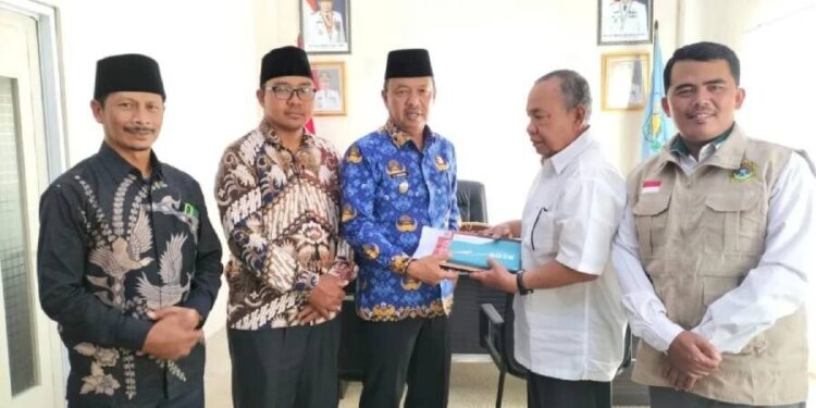 DPD LDII Kerinci audiensi dengan Bupati Kerinci, Monadi. Foto: LINES.