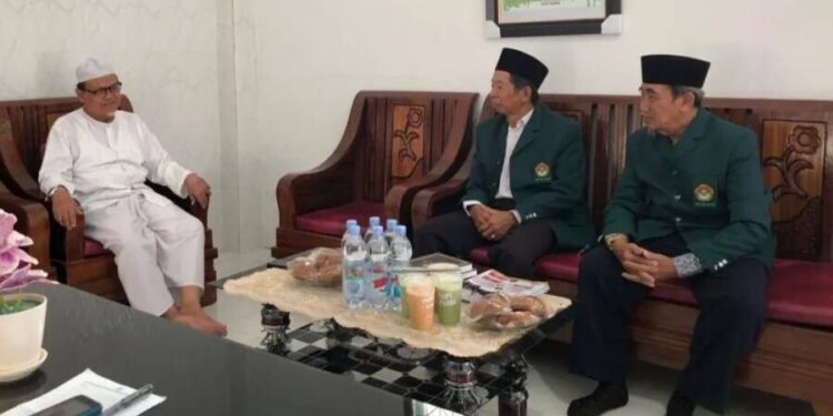Pengurus DPD LDII Kota Palopo silaturahim dengan Ketua Majelis Ulama Indonesia (MUI) Kota Palopo. Foto: LINES.