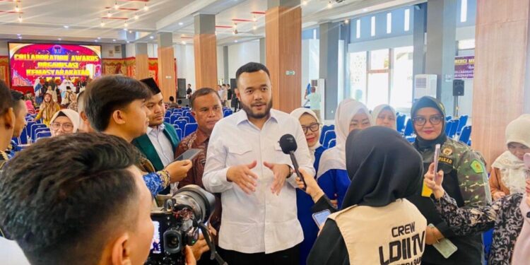 Pemerintah Kota Padang menggelar Ormas Collaboration Awards 2025 melalui Badan Kesatuan Bangsa dan Politik (Kesbangpol). Foto: LINES.