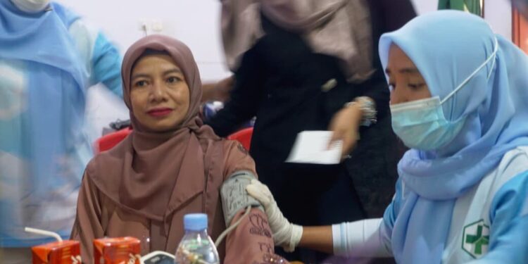 DPD LDII Kabupaten Polewali Mandar (Polman) menggelar pengajian akbar yang dirangkaikan dengan Cek Kesehatan Gratis. Foto: LINES.