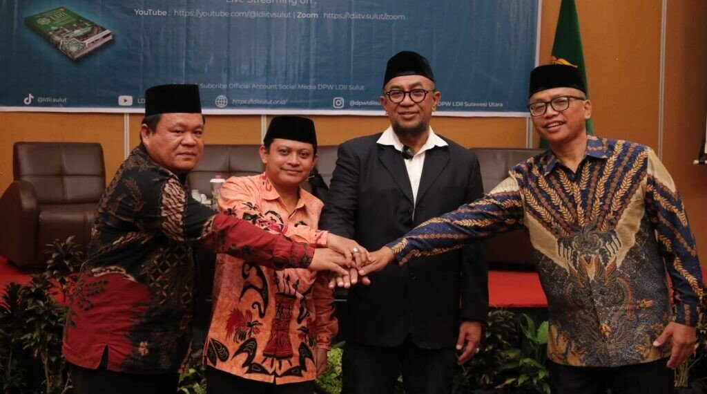 Bedah buku karya cendekiawan muslim Ahmad Ali yang dilaksanakan di Swiss-Belhotel Manado, Sulawesi Utara pada Kamis (27/11). Foto: LINES