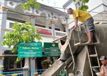 LDII Ngemplak Percepat Perbaikan Jalan Desa Lewat Gotong-royong dengan Warga