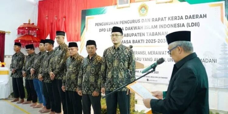 Pengukuhan pengurus DPD LDII Kabupaten Tabanan masa bakti 2025-2030. Foto: LINES.