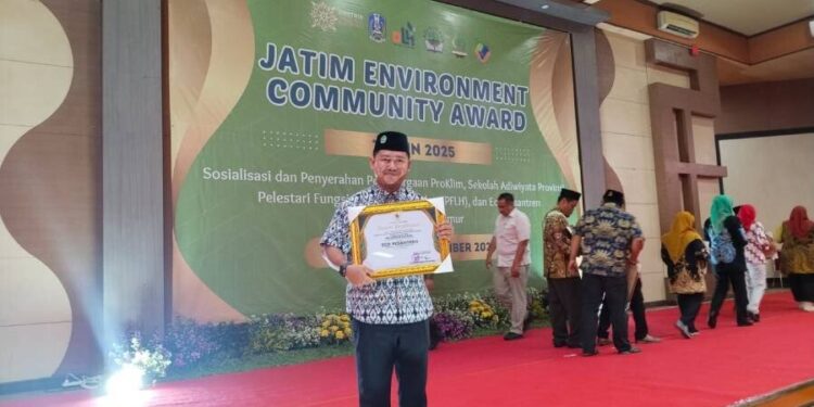 Pondok Pesantren Millenium Alfiena, Kecamatan Lengkong, Kabupaten Nganjuk, menerima penghargaan “Eco Pesantren”. Foto: LINES.