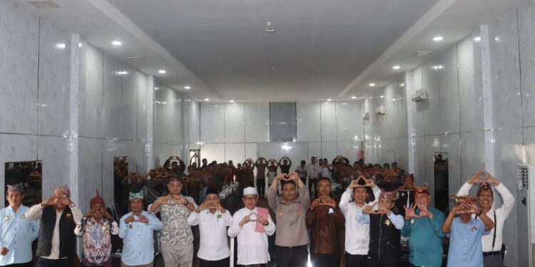 Ketua DPD LDII Lampung Selatan, Sugiono mengikuti “Rapat Koordinasi Lintas Agama Jelang Natal dan Tahun Baru (Nataru)”. Foto: LINES.