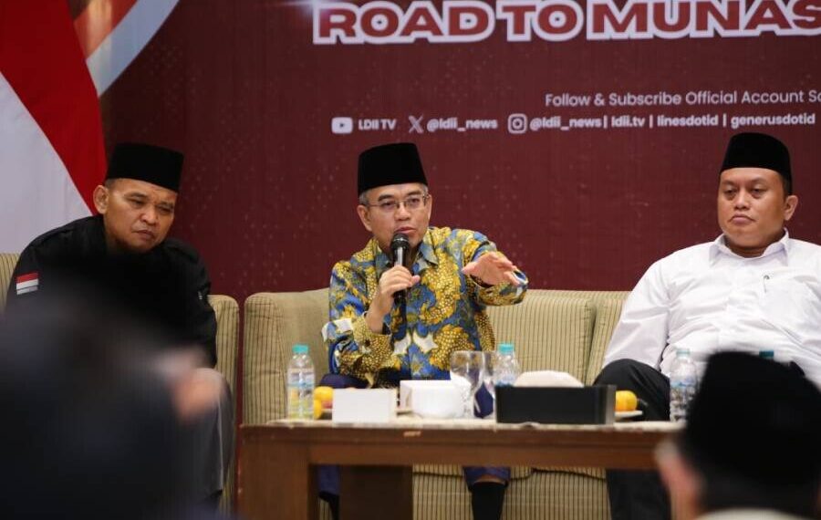 Cendekiawan Yudi Latif hadir sebagai narasumber di Sarasehan Kebangsaan LDII. Foto: LINES.