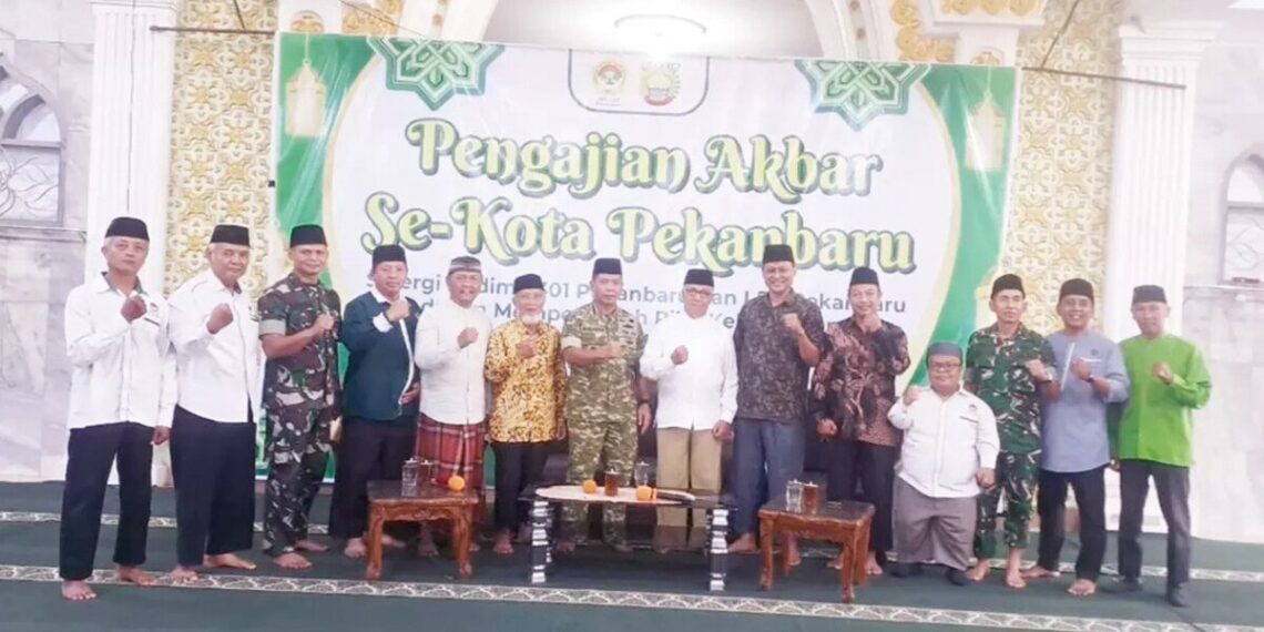 DPD LDII Pekanbaru menghelat pengajian akbar bersama Kodim 0301 Pekanbaru, dengan tema “Memperkokoh Pilar Kebangsaan, Berkomitmen Bersama Menangkal Ancaman Ideologi Demi Keutuhan NKRI”. Foto: LINES