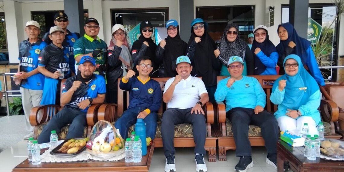 Gerak Jalan Harmoni Kemenag dalam rangka peringatan Hari Amal Bhakti LDII Sumedang. Foto: LINES.