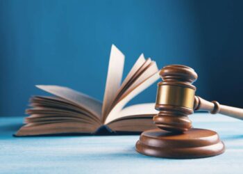 Menanggalkan Jubah Kolonial, Refleksi Transisi Hukum Pidana Warisan Belanda ke KUHP Nasional