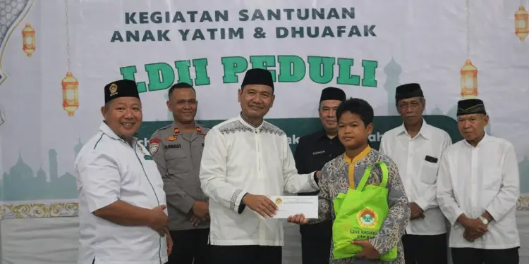 PC LDII Ngawen bekerja sama dengan Musyawarah Pimpinan Kecamatan (Muspika) Ngawen, menggelar acara santunan untuk anak yatim dan dhuafa. Foto: LINES