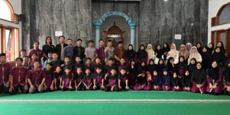 Madrasah Diniyah Takmiliyah (MDT) Tunas Mulia naungan LDII Kapanewon Ngemplak menyelenggarakan munaqosyah. Foto: LINES.