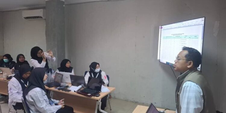 Sistem Komputerisasi Haji Terpadu (Siskohat) disampaikan saat Diklat PPIH 2026 di asrama haji Pondok Gede, Jakarta.