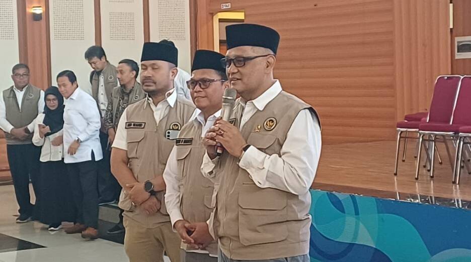 Menteri Haji dan Umrah (Menhaj) Mochamad Irfan Yusuf meninjau Diklat PPIH 2026. Foto: LINES.