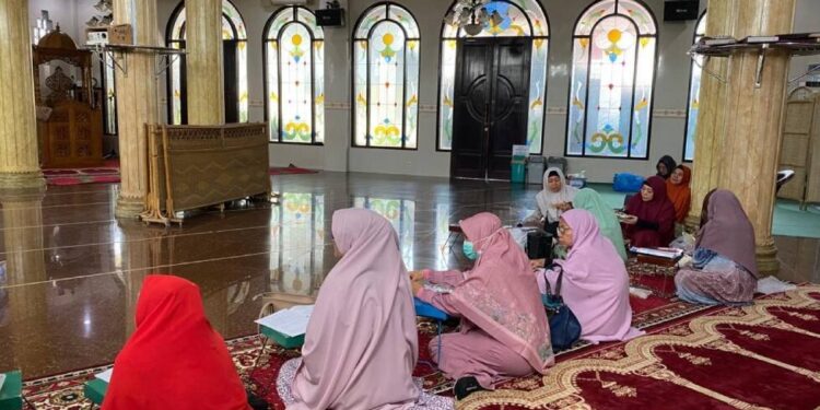 LDII Sawahan Timur menggelar pengajian wanita. Foto: LINES.