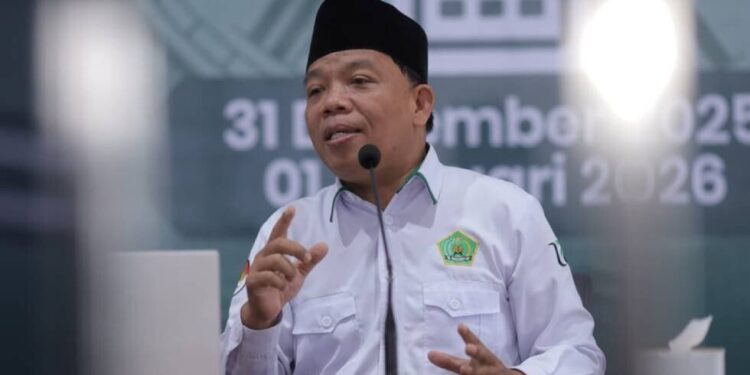 Penyuluh Agama Islam Kantor Kemenag Kabupaten Nganjuk, Sinasan menyampaikan materi di Ponpes Al Ubaidah. Foto: LINES.