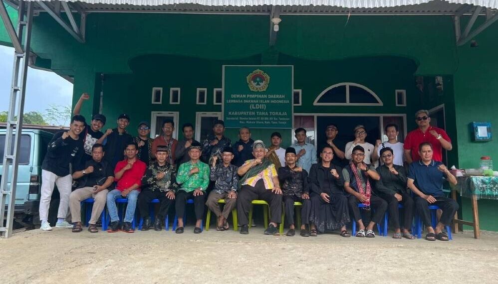 Silaturrahim dengan pengurus DPD LDII Kabupaten Tana Toraja, pada Minggu (28/12) di Makale, Tana Toraja. Foto: LINES.