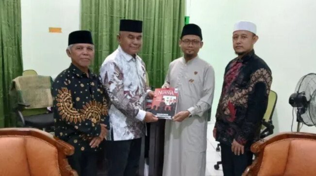 Pengurus Pimpinan Cabang (PC) LDII Kecamatan Sungai Lilin melakukan silaturahim ke Pondok Pesantren Assalam Al-Islami di Desa Srigunung, Selasa (29/12). Foto: LINES
