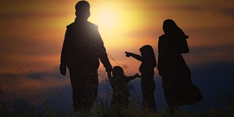 Ilustrasi Keluarga Harmonis.