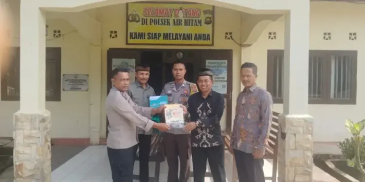 PC LDII Kecamatan Air Hitam silaturahim dengan Polsek Air Hitam untuk mendukung terwujudnya keamanan dan ketertiban masyarakat (kamtibmas). Foto: LINES