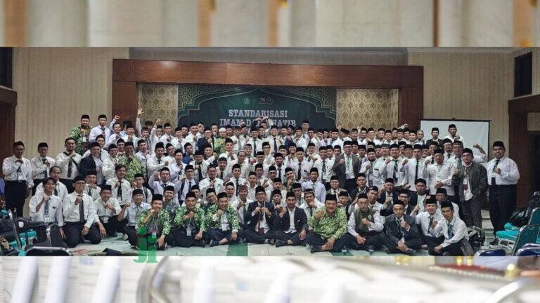 Dewan Masjid Indonesia (DMI) Kabupaten Bandung menggelar kegiatan Standarisasi Imam dan Khatib. Foto: LINES.
