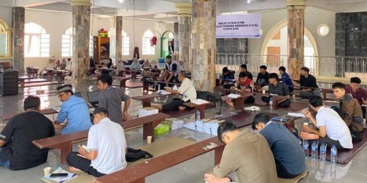 Puluhan guru TPQ di Kota Padang, mengikuti Diklat Kurikulum bagi para pengajar generus LDII se-Kota Padang. Foto: LINES.