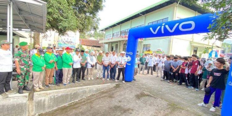 Jalan Sehat LDII Salatiga dalam rangka Hari Amal Bakti Kemenag. Foto: LINES.