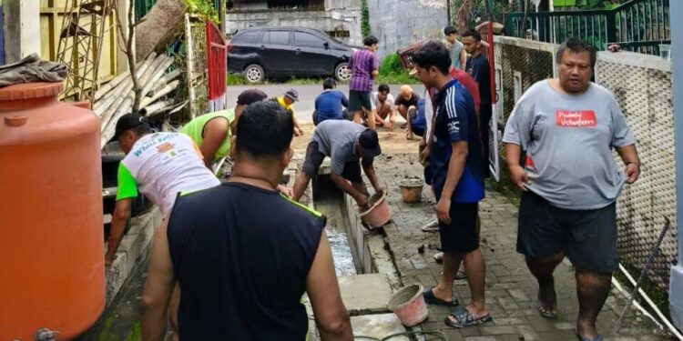 PAC LDII Periuk Jaya Tangerang menggelar kerja bakti jelang Ramadan. Foto: LINES.