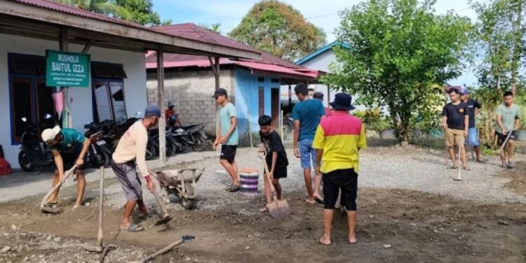 PAC LDII Kampung Desay, Distrik Prafi, Kabupaten Manokwari menggelar kerja bakti jelang Ramadan. Foto: LINES.