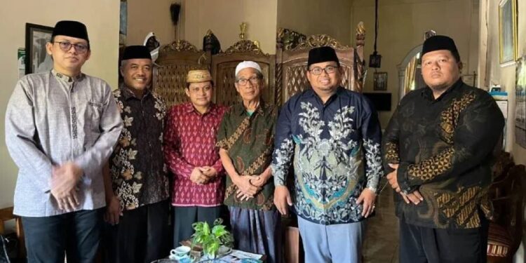DPW LDII Sulawesi Barat (Sulbar) silaturahim dengan Rais Syuriah Pengurus Wilayah Nahdlatul Ulama (PWNU) Provinsi Sulbar. Foto: LINES.
