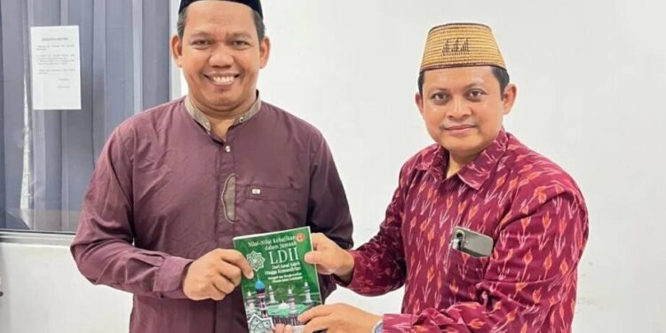 Cendekiawan muda Nahdlatul Ulama (NU) silaturahim ke Pondok Pesantren Al-Risalah Batetangnga, Kabupaten Polewali Mandar. Foto: LINES.