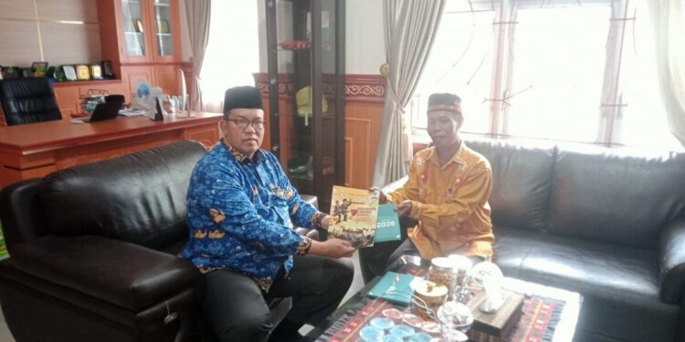 Rektor IAIN Gajah Putih Takengon, Prof. Ridwan Nurdin menerima kunjungan Ketua DPD LDII Kabupaten Aceh Tengah, Tgk. Marlan. Foto: LINES.