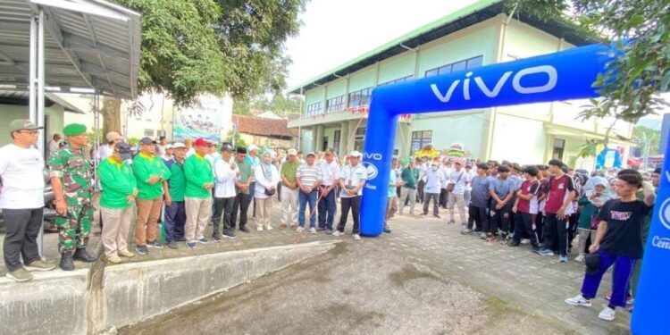 DPD LDII Kota Salatiga mengikuti “Jalan Sehat Kerukunan dan Toleransi” yang digelar Kantor Kementerian Agama. Foto: LINES.