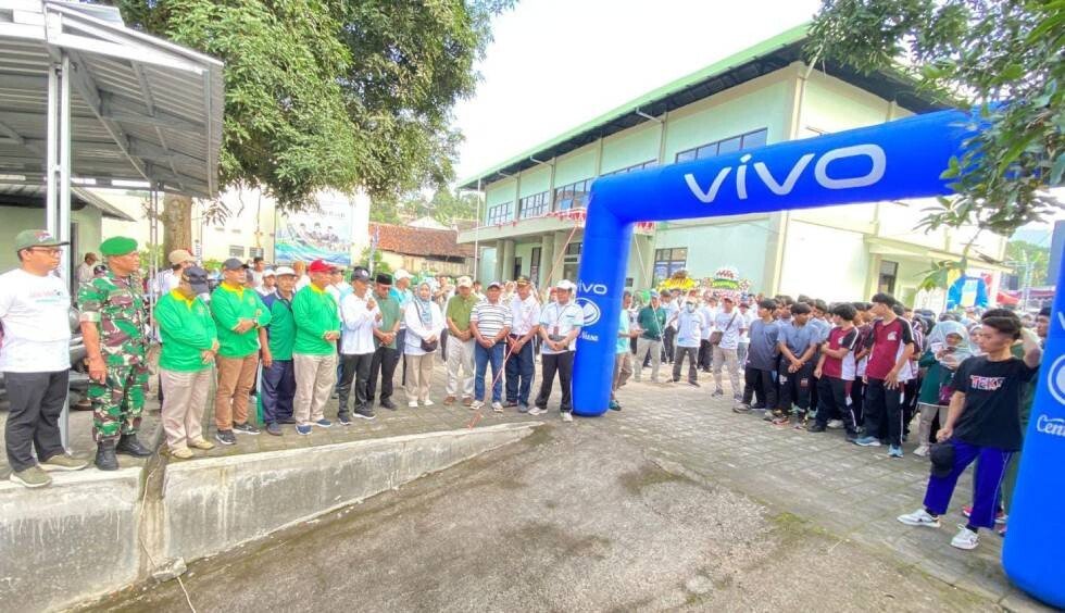 DPD LDII Kota Salatiga mengikuti “Jalan Sehat Kerukunan dan Toleransi” yang digelar Kantor Kementerian Agama. Foto: LINES.