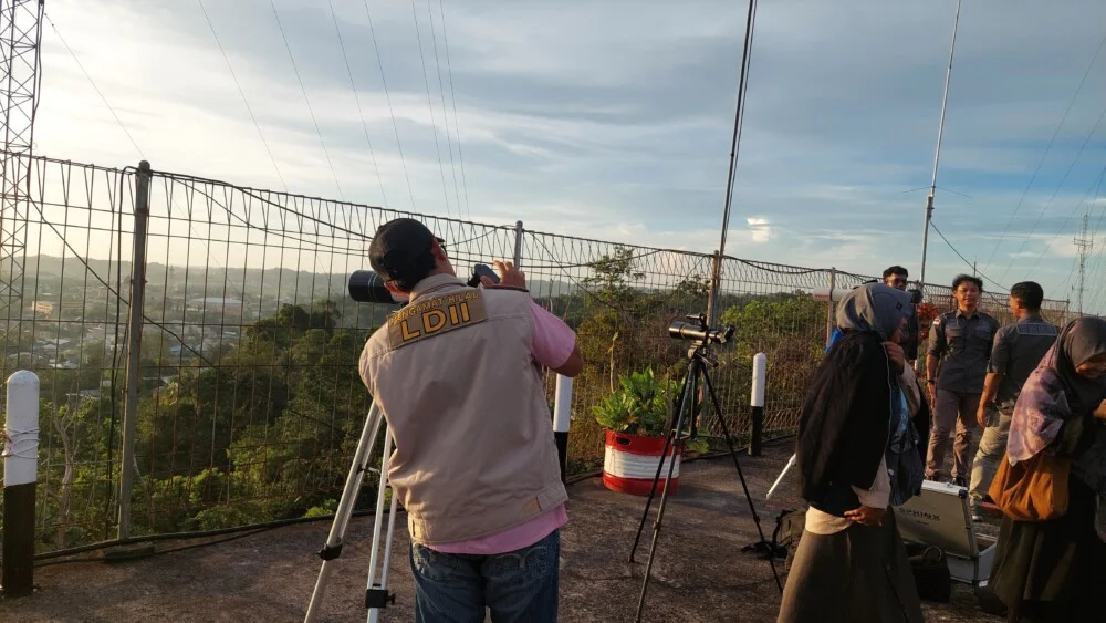 LDII Kaltara memantau hilal Ramadan bersama tim rukyatul hilal Kemenag setempat dan ormas lainnya. Foto: LINES.