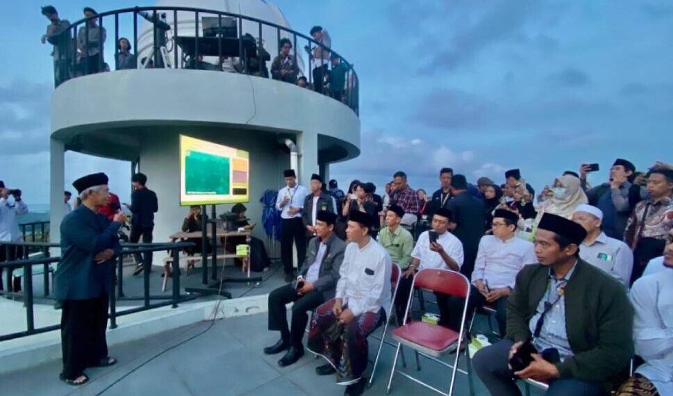 LDII Semarang turut memantau hilal Ramadan bersama ormas keagamaan lainnya. Foto: LINES.